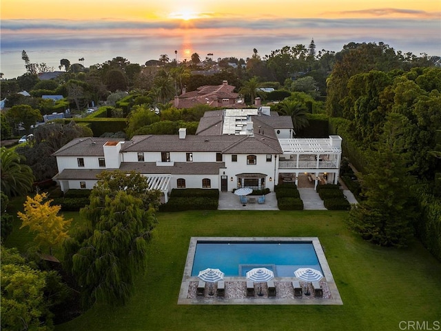 view of aerial view at dusk