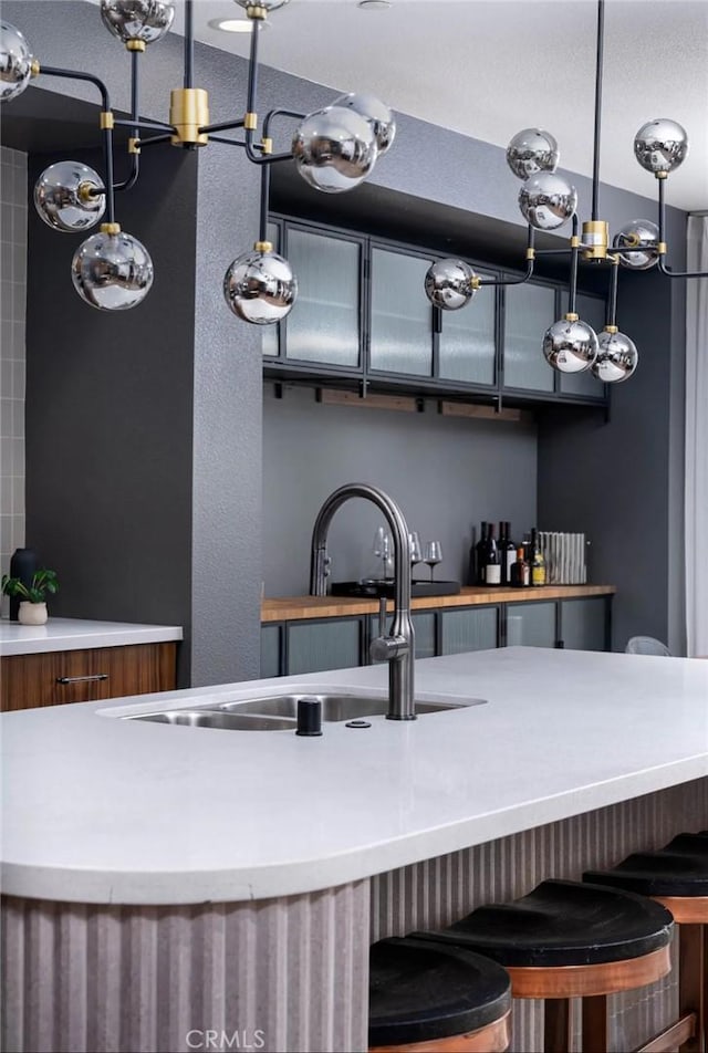 bar featuring sink