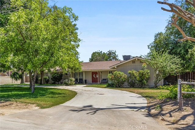 view of front of house with a front yard