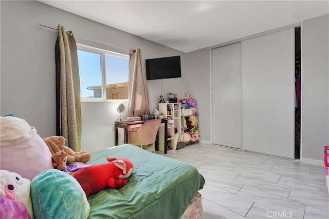 bedroom with a closet