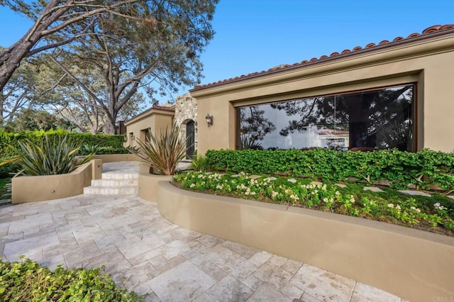 view of front facade featuring a patio