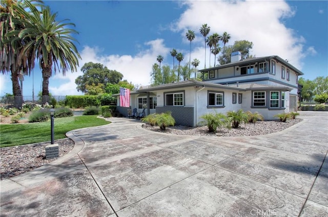 view of front of house with a front yard