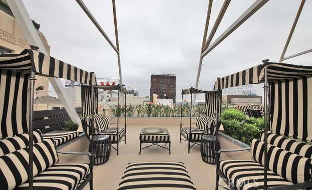 view of patio featuring an outdoor hangout area