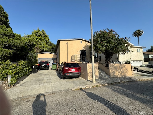 view of front facade featuring a garage