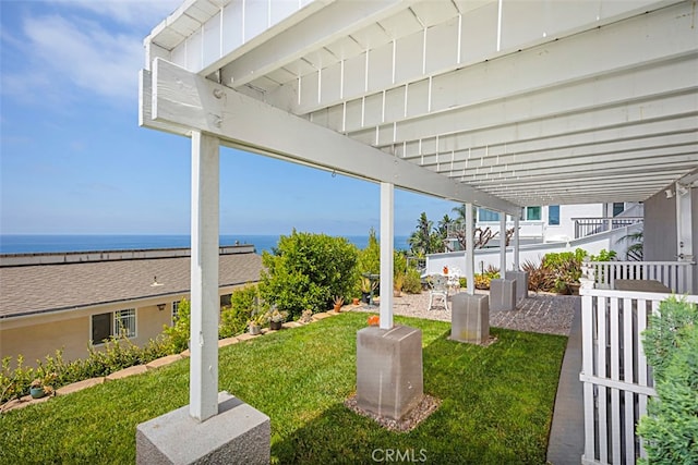 view of yard featuring a water view