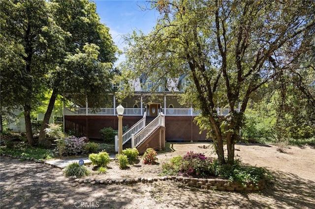 view of front of house with covered porch