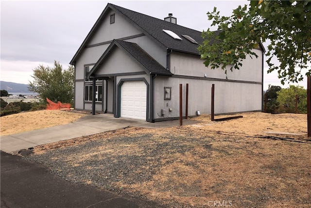 view of front facade with a garage