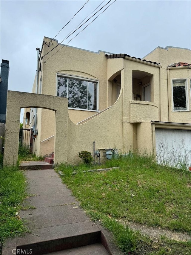2123 High St, Oakland, CA 94601 - exterior space with stucco siding