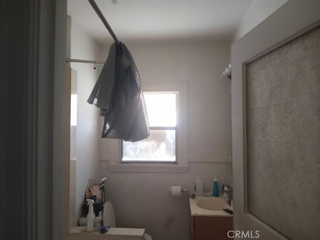 2123 High St, Oakland, CA 94601 - bathroom with vanity