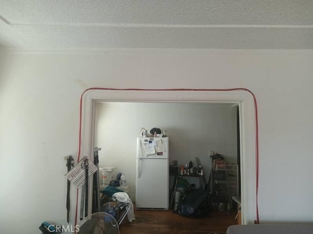 2123 High St, Oakland, CA 94601 - interior space featuring freestanding refrigerator