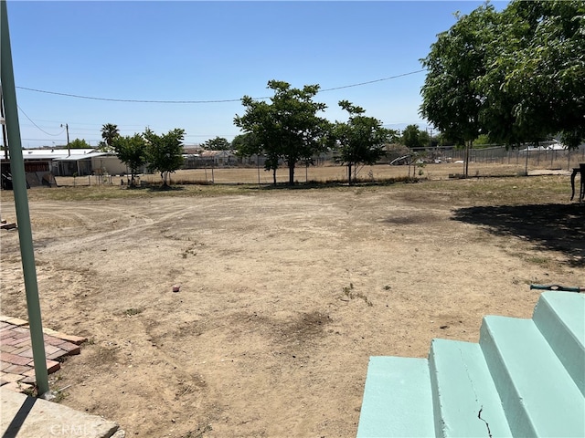 view of yard featuring a rural view