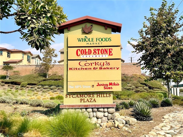 view of community / neighborhood sign