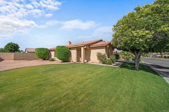 view of front of property with a front yard