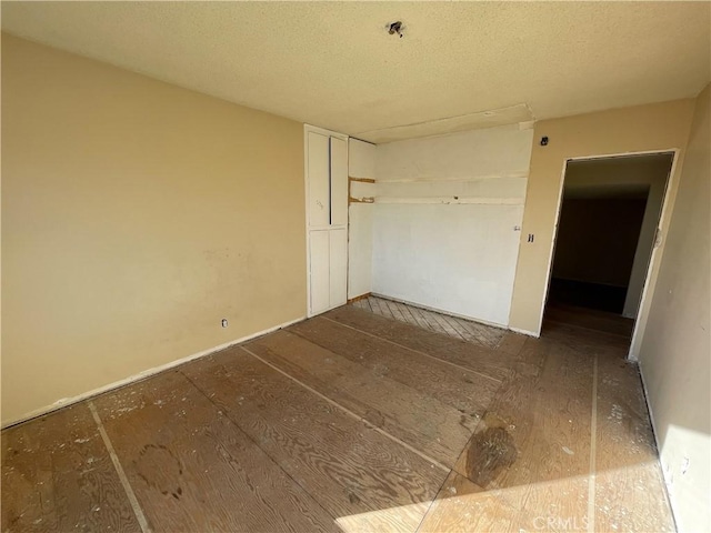 unfurnished bedroom featuring a closet