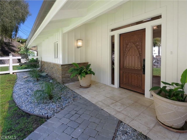 property entrance with a porch