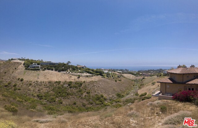 Listing photo 3 for 6112 Galahad, Malibu CA 90265