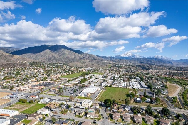 bird's eye view with a mountain view