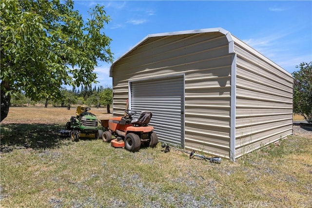 view of outbuilding featuring an outbuilding