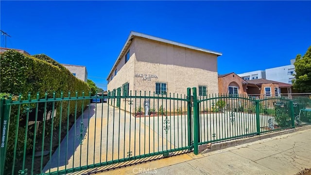 947 S Sunol Dr, Los Angeles, CA 90023 - view of gate