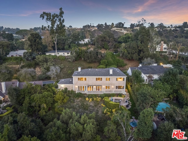 view of aerial view at dusk