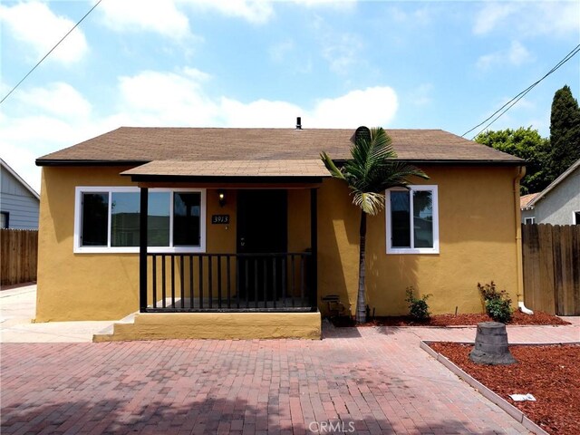 bungalow-style house featuring covered porch