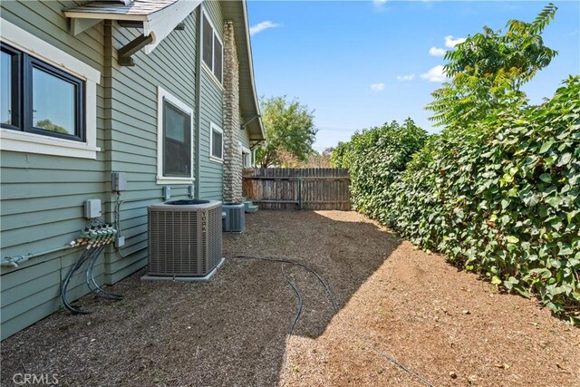 view of yard with cooling unit