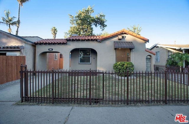 view of mediterranean / spanish-style home