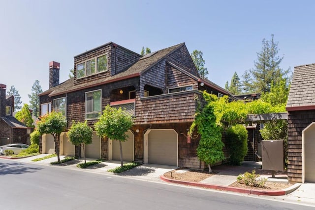 view of front of property featuring a garage