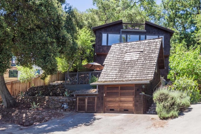 view of front of property featuring a garage