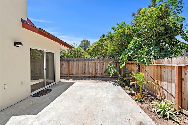 1585 Catalina, Laguna Beach, CA 92651 - fenced backyard featuring a patio area