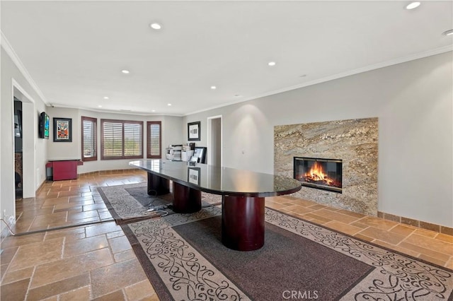 recreation room with crown molding