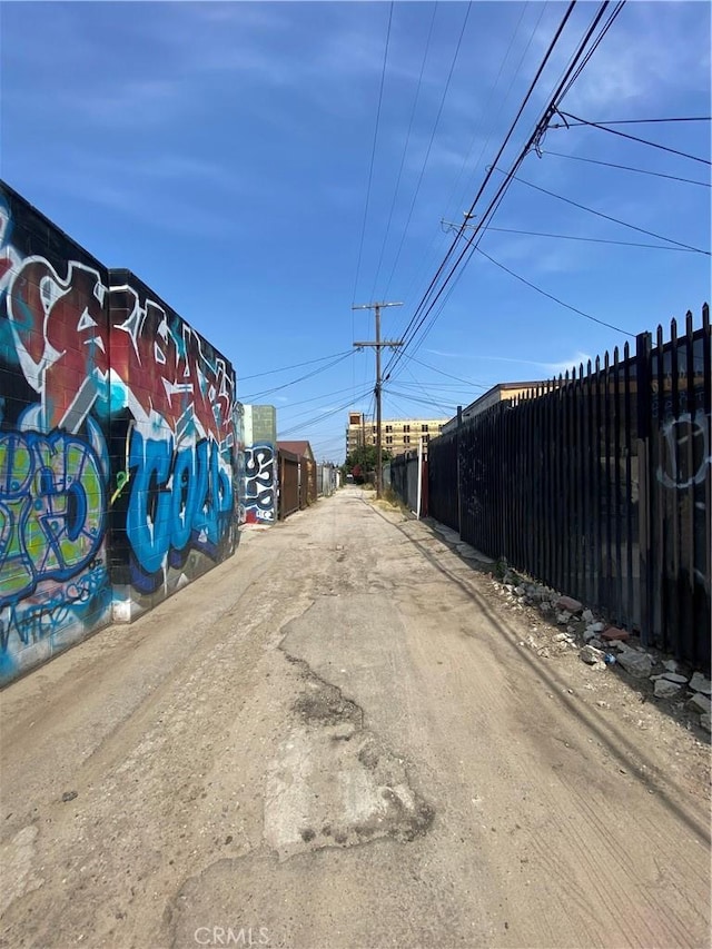 1348 E 21st St, Los Angeles, CA 90011 - view of road
