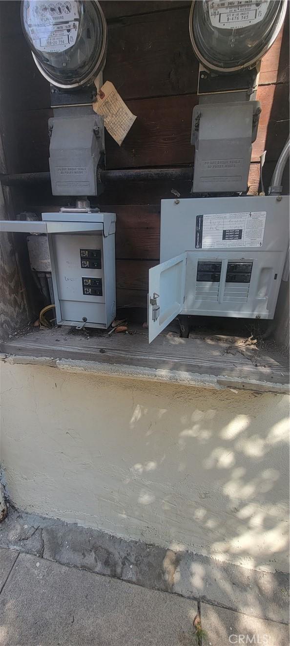 1348 E 21st St, Los Angeles, CA 90011 - exterior view of electric meter