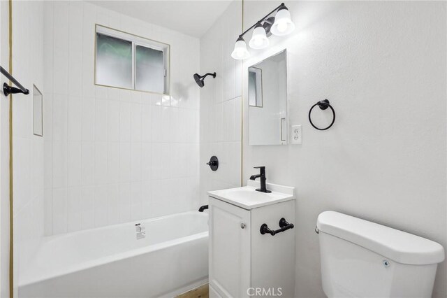 18508 Mansel Ave, Redondo Beach, CA 90278 - bathroom with vanity, toilet, and bathing tub / shower combination