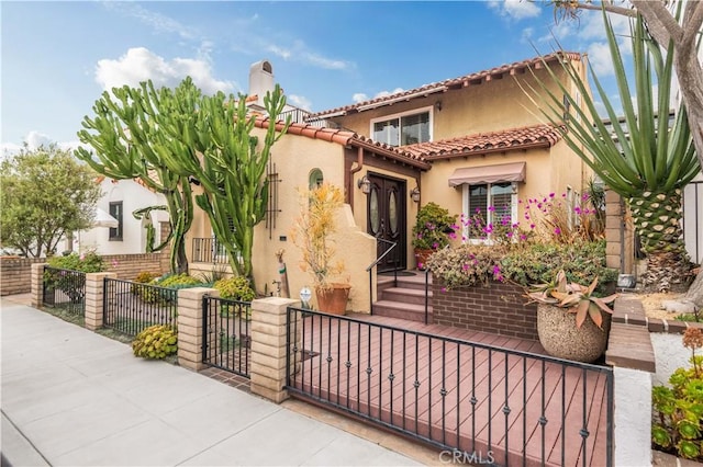 view of mediterranean / spanish-style home