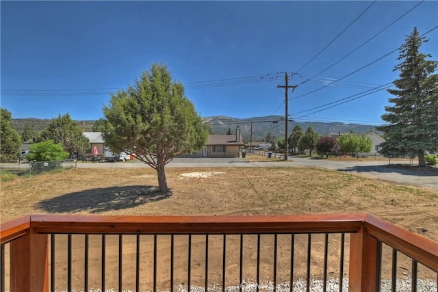 view of yard with a mountain view