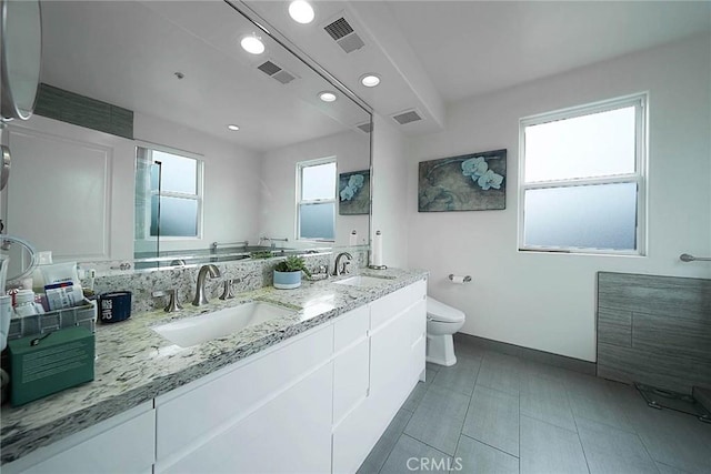 4568 W 1st St Unit 307, Los Angeles, CA 90004 - bathroom featuring visible vents and a sink