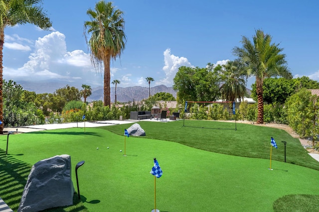 view of property's community featuring a mountain view