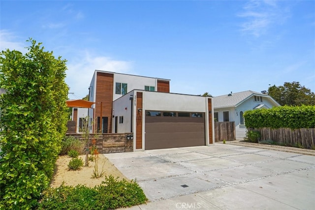 view of front facade featuring a garage