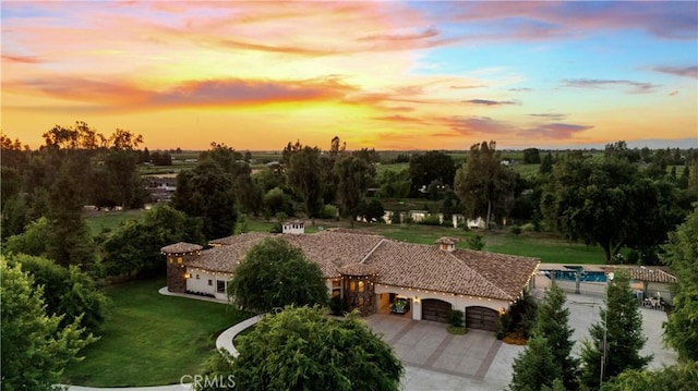 view of aerial view at dusk