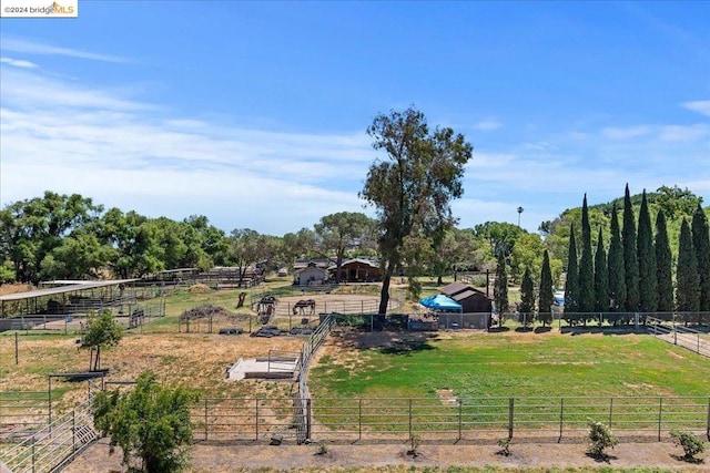 view of yard featuring a rural view