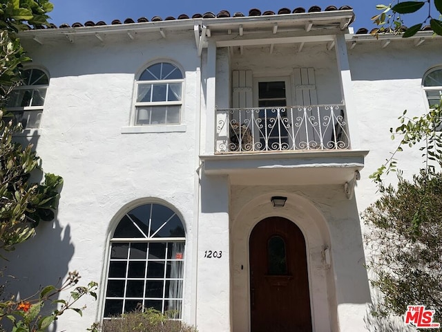 view of property entrance