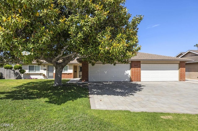 view of front of house featuring a front yard