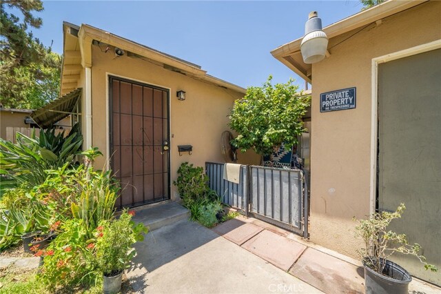 view of entrance to property