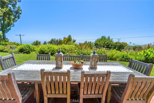8 Quail Ridge Rd S, Rolling Hills, CA 90274 - deck with outdoor dining area