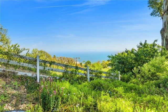 8 Quail Ridge Rd S, Rolling Hills, CA 90274 - gate featuring fence