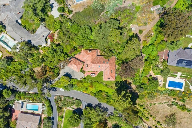 8 Quail Ridge Rd S, Rolling Hills, CA 90274 - aerial overview of property's location with a pool