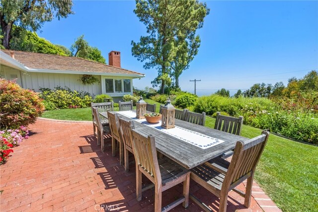 8 Quail Ridge Rd S, Rolling Hills, CA 90274 - view of patio with outdoor dining area