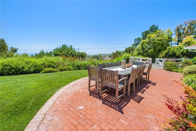 8 Quail Ridge Rd S, Rolling Hills, CA 90274 - view of patio with outdoor dining area