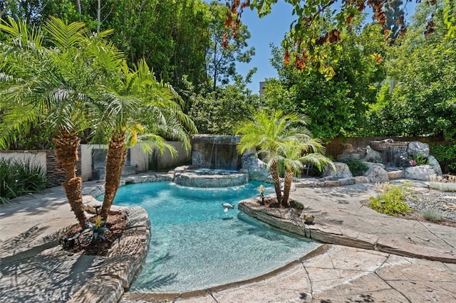 view of swimming pool